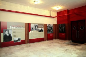 Salvador de Ferrante-painéis exposição Guairinha_05 11 14_©Karin van der Broocke (5)