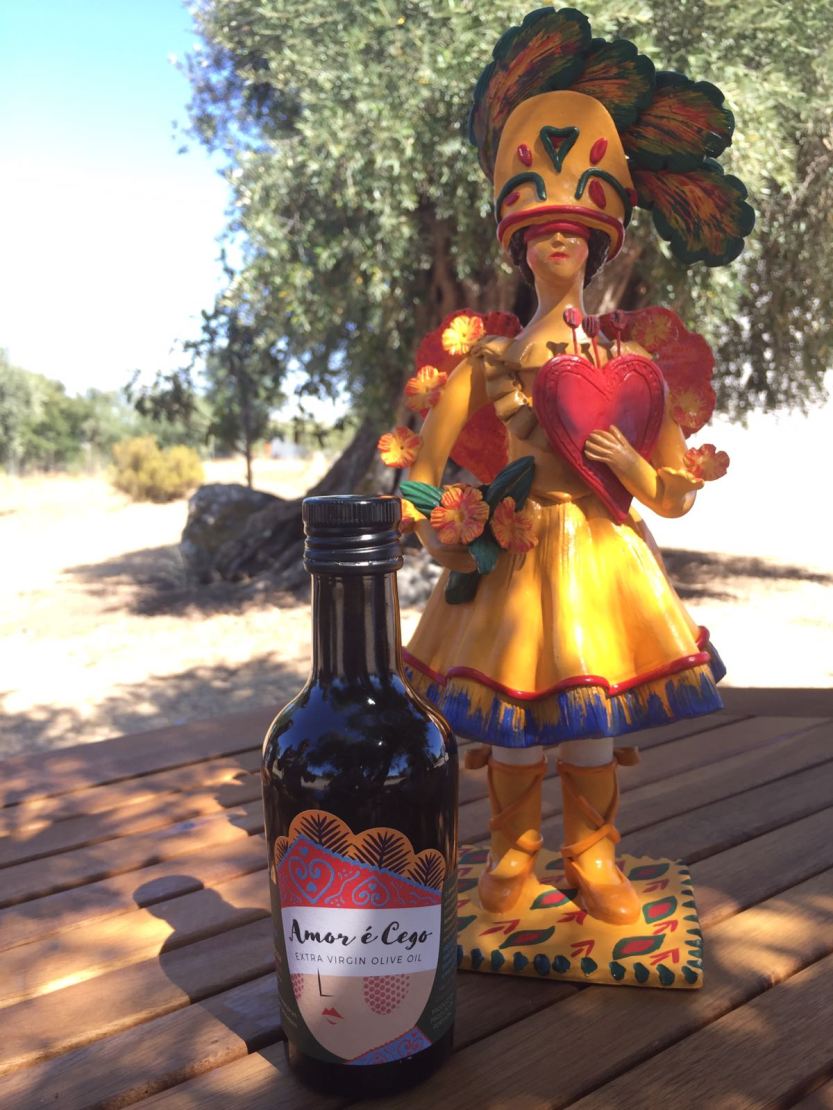 amor é cego e estátua