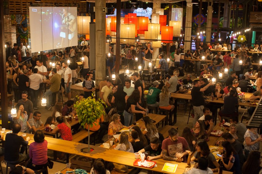 Praça interna - noite.jpg