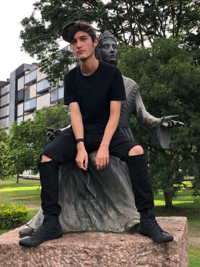 811d4278-0e67-4fd7-a77b-fb3f934ba946