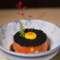 Tartar de salmão com ovas de massagô black –&nbsp;SushiArte_
