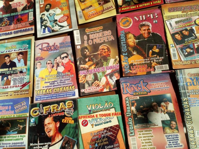 1Âª FEIRA DE LIVROS, DISCOS, CDÂ´S E DVDÂ´S â LOJA DAS PULGAS (2)