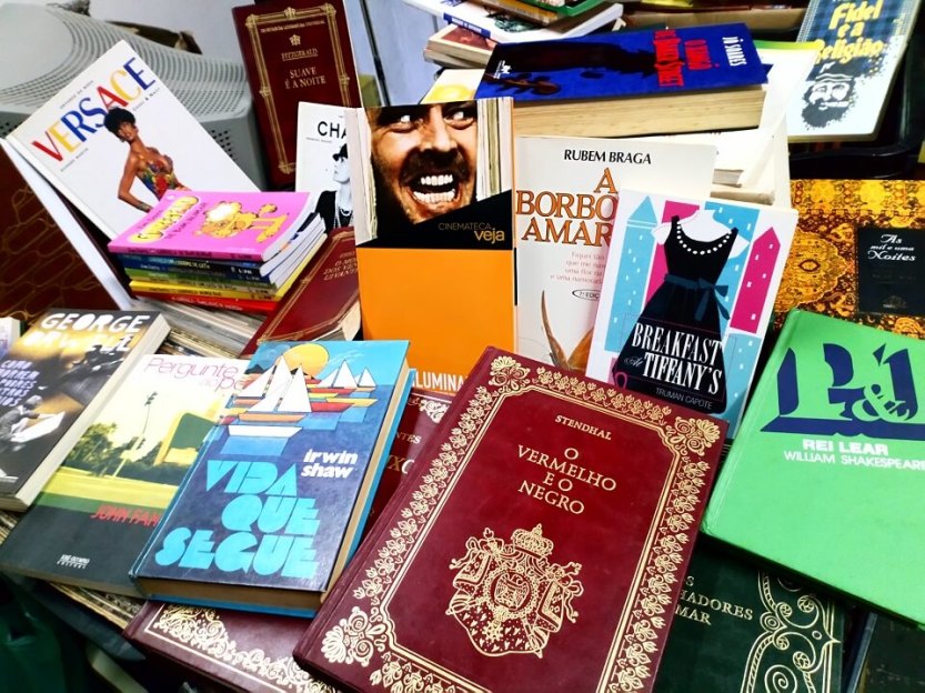 1Âª FEIRA DE LIVROS, DISCOS, CDÂ´S E DVDÂ´S â LOJA DAS PULGAS (7)