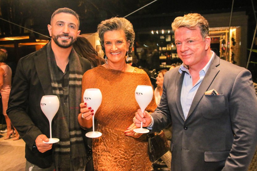 O_empresariao_Marcos_Almieda_Muf´s,_Marina_Nessi_da_Casa_Cor_Paraná,_e_o_médico_Eliseu_Portugal_a_festa_beneficente_da_Casa_Cor_Paraná._credito_Fernando_Smack