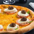 Pizza Caprese – foto Rodrigo&nbsp;Pierrot
