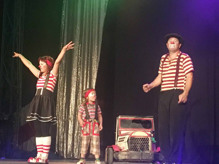 Rhoney_Espetacular_-_palhaÃ§os