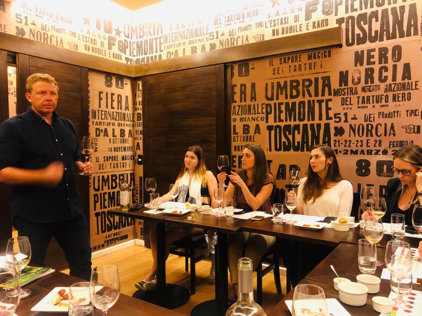 4DD0FC6C-7944-4ED9-BBDC-5E9D1A92315F