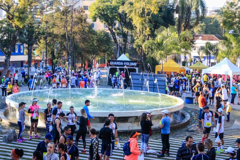 AY-Running-Curitiba---praca-da-Espanha