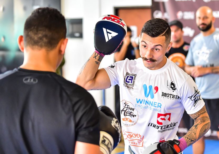 Fly-Gabriel-MANOPLA-B26-1