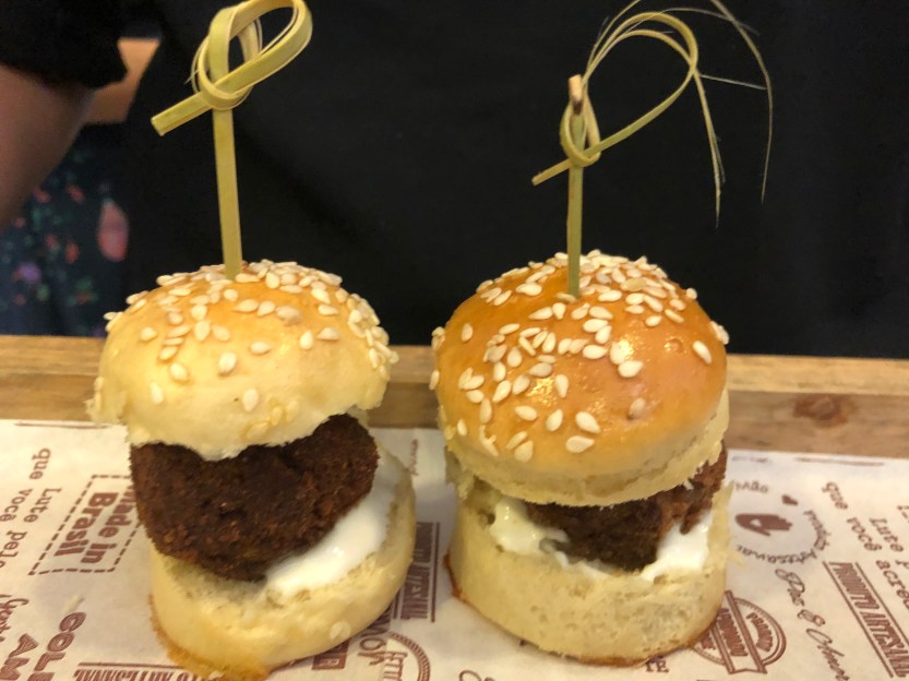 832DAB4D-218D-4729-8100-4E8D33BF0446