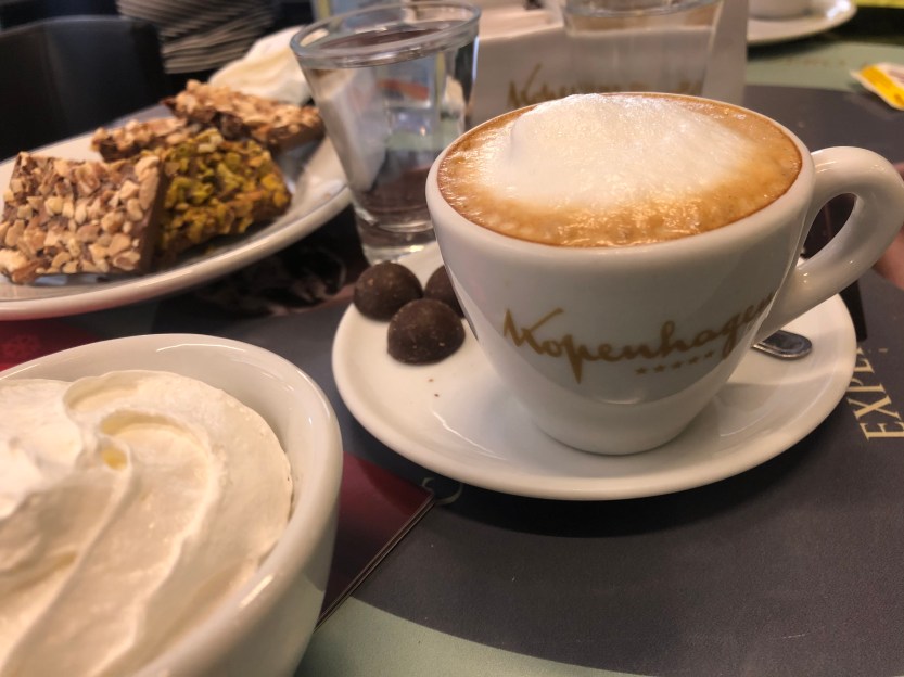 2E5EB6B3-C4E7-4B02-A387-B8983B1BEDD4