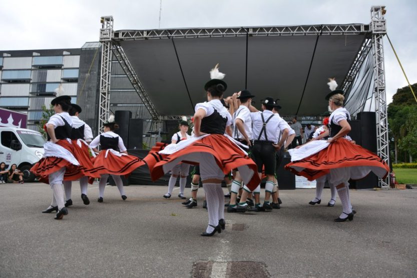 Festa-das-Nac-#807o-#771es-20193735-1024x684