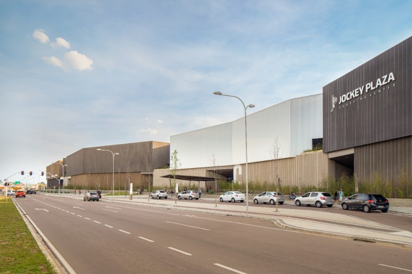 2019©Nenad-JockeyPlazaShopping-9042-b