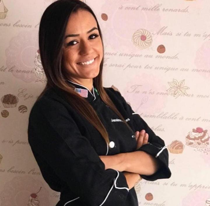 jana-de-preto-recortada