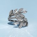 Anel Tiffany Victoria em platina com&nbsp;diamantes