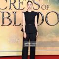 Katherine Waterston usa Tiffany&Co. na première mundial de Animais Fantásticos Os Segredos se&nbsp;Dumbledore_2
