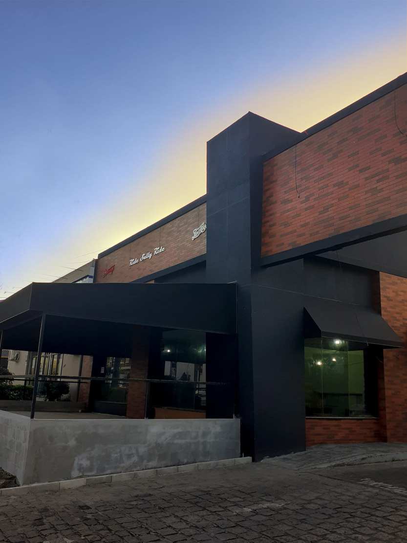 mustang cabral_fachada_pre-inauguracao_96dpi (1)