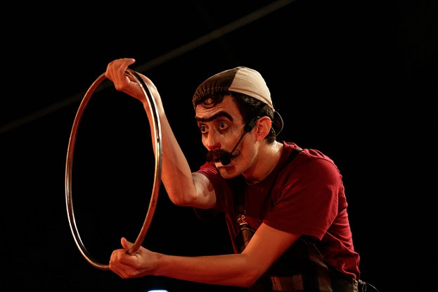 Amateur-com-Payaso-Satin