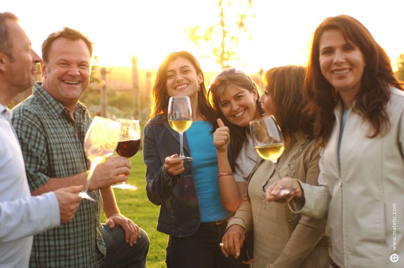 420149_1052038_tasting_