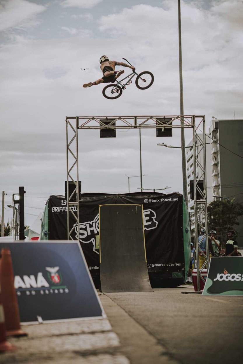 Credito_Showtime_Bmx__Foto_da_manobra_de_Paulo_Sacaki_MENOR
