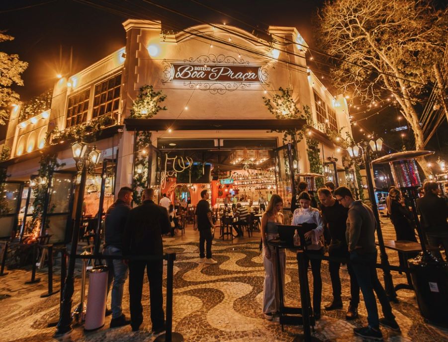Boteco Boa Praça inaugura sua primeira unidade em Curitiba