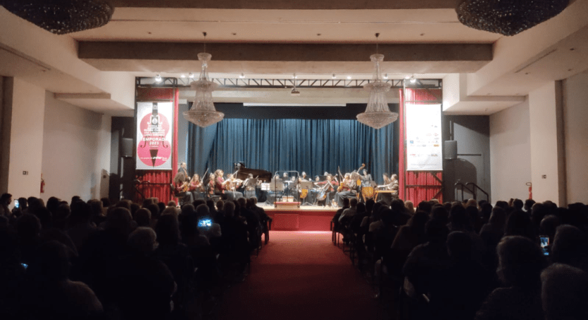 Ladies Ensemble e maestro Alexandre Brasolim - foto Wanderson Gonzaga (4)