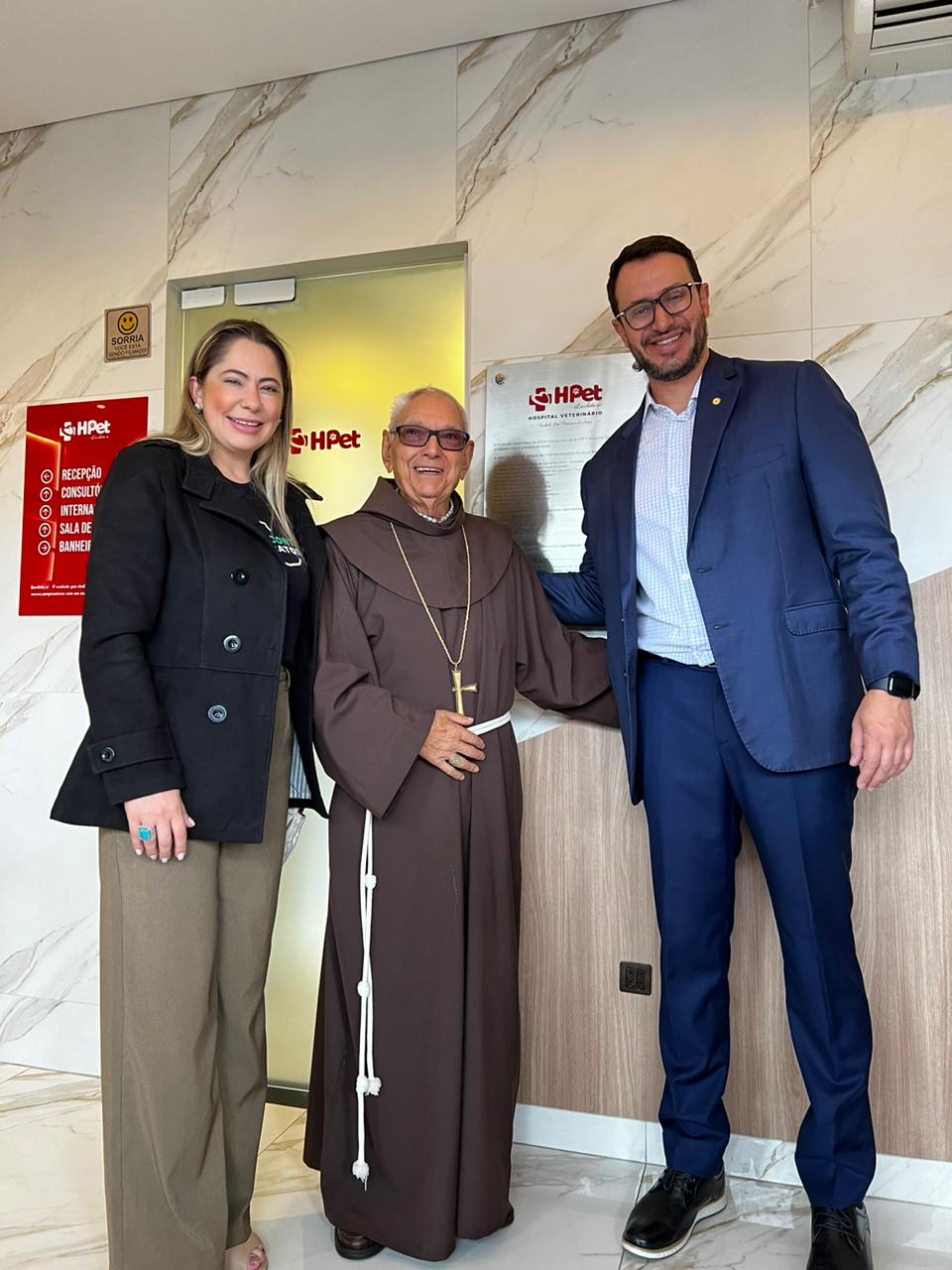 Andressa, Frei e deputado federal Cred Pryscila Vieira