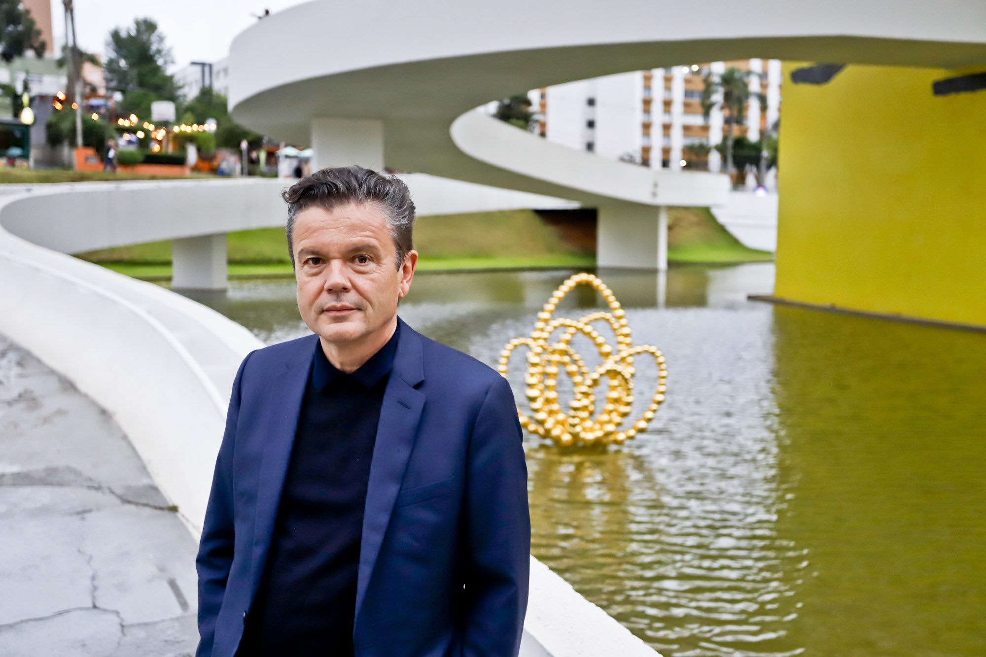 O artista francês Jean-Michel Othoniel_Exposição O Olho da Noite - Foto Antônio More