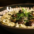 Polenta cremosa com ervas frescas, cogumelos portobello e roquefort – Crédito David Alves&nbsp;3