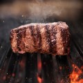 CORTE NA PARRILA E FOGO – Crédito Marketing Pobre&nbsp;Juan